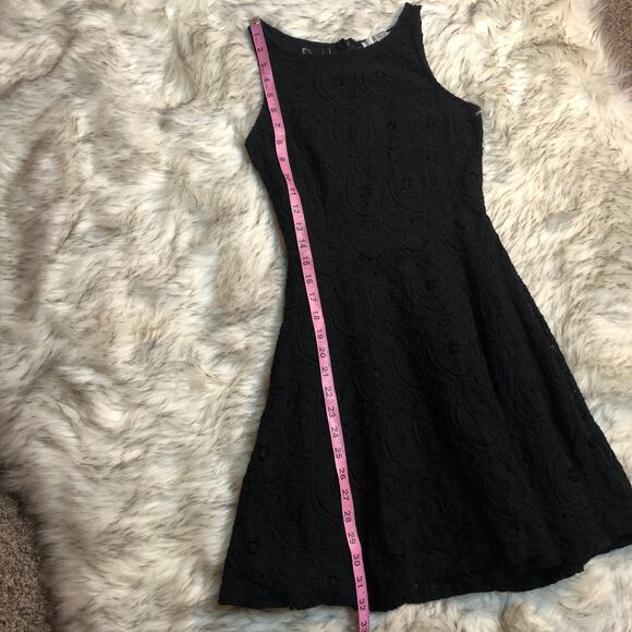 BB Dakota Sleeveless Crochet Lace Black Dress - Picture 6 of 15